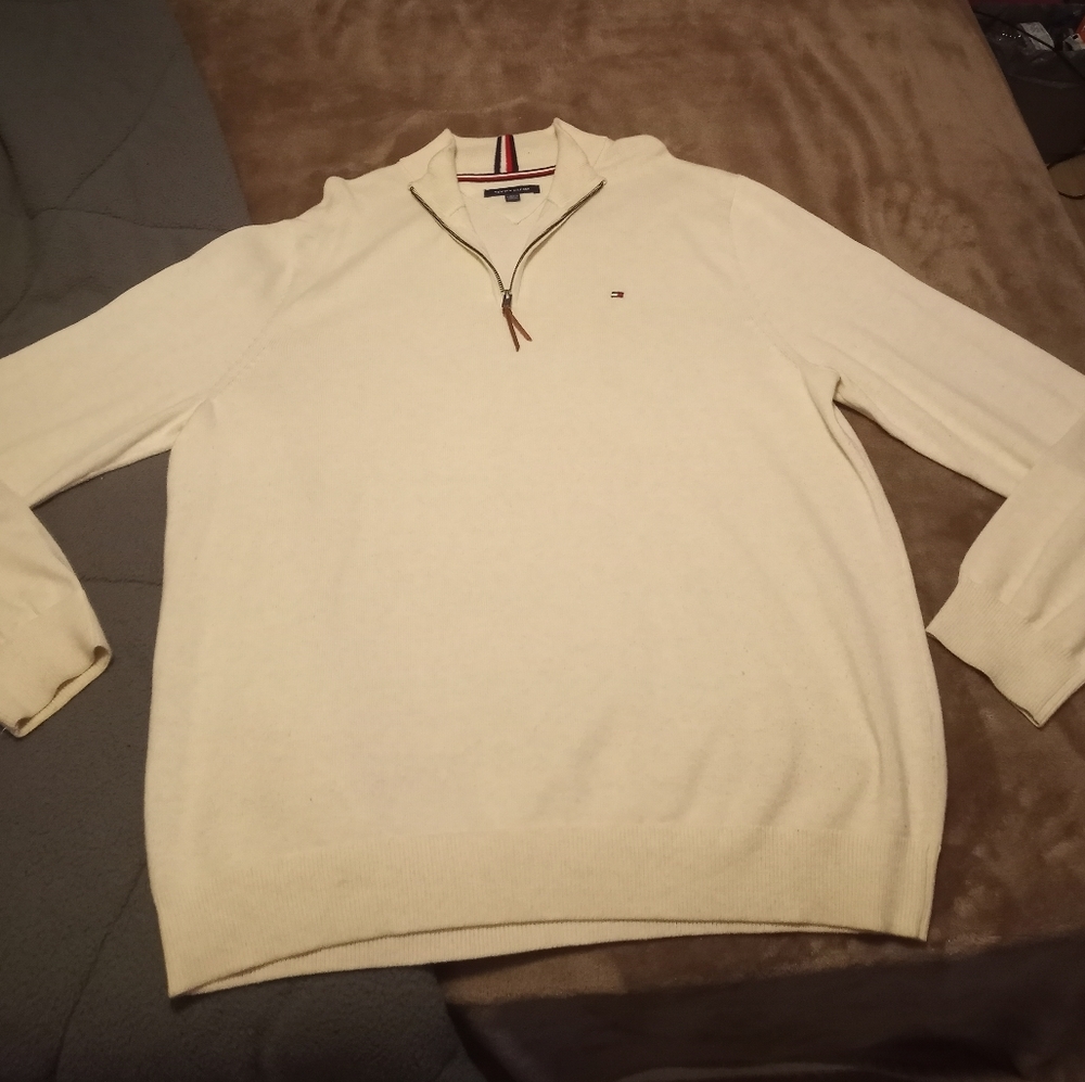 Tommy Hilfiger sweater
